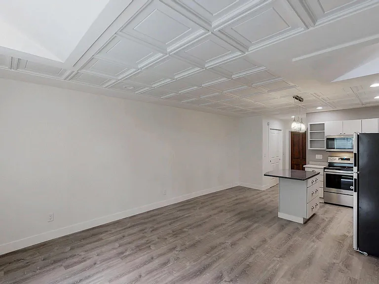 660 N Washington St #7 — Photo 5