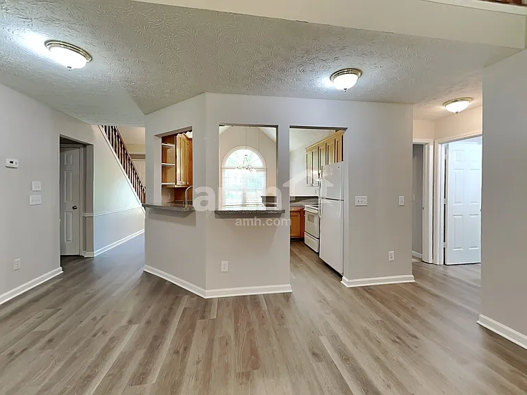 1947 Walden Park Dr — Photo 6
