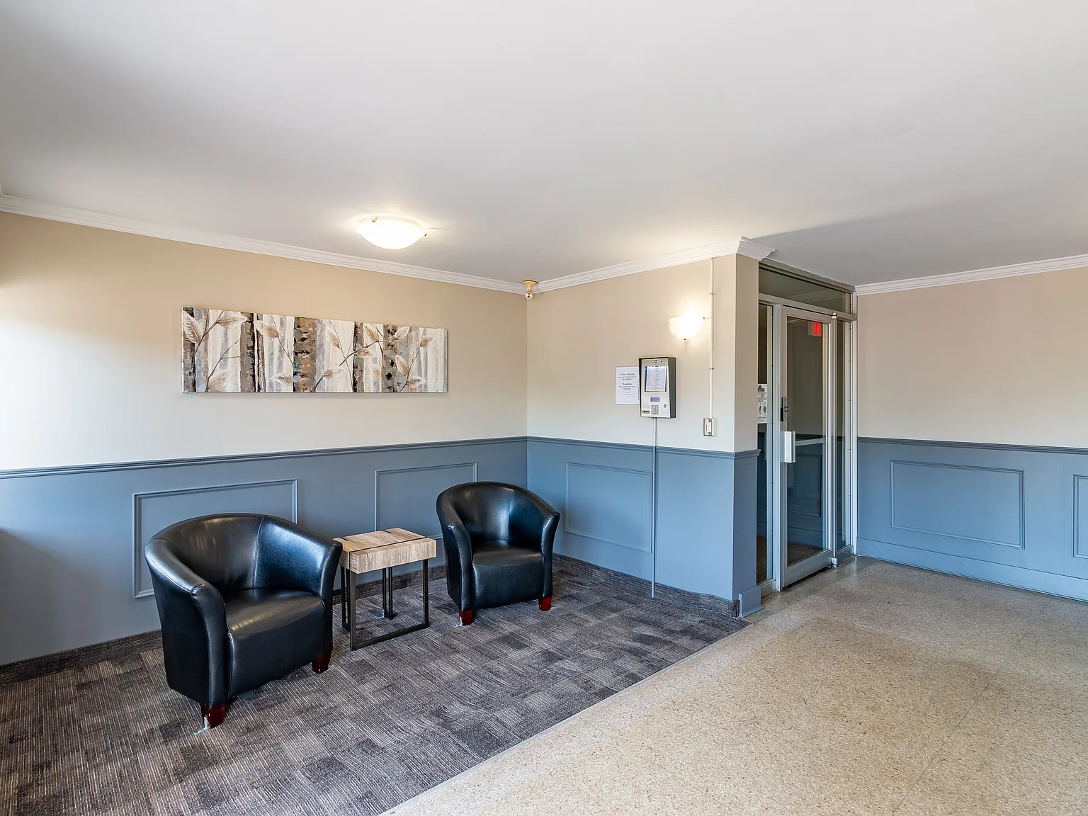 Hillcrest Apartments - Choose your rent level - Call for Details - All utilities — Photo 4