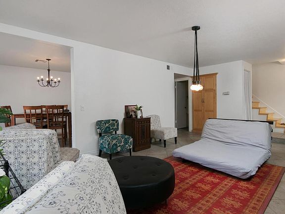3rd image of 904 Cherrywood Pl
