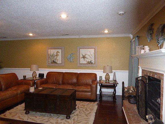 4th image of 4824 Fountain Hall Dr
