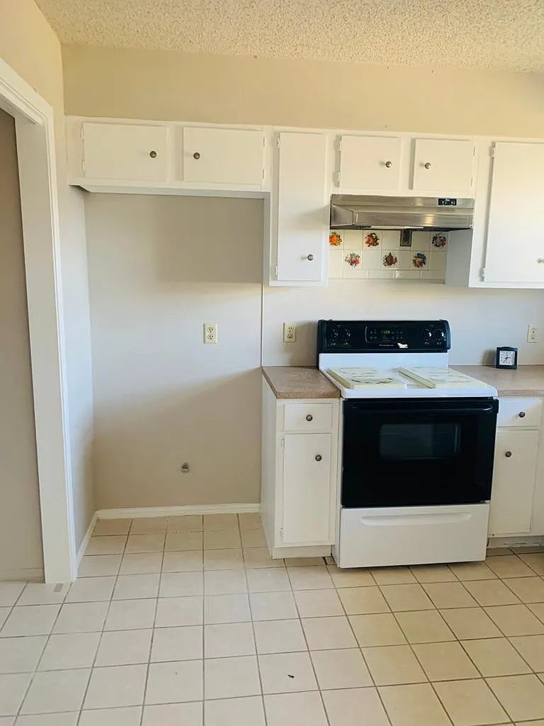 7138 S Darlington Avenue — Photo 4