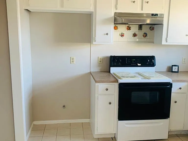 7138 S Darlington Ave — Photo 4