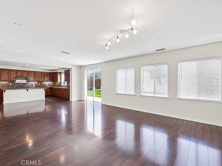 1689 Tivoli St — Photo 17
