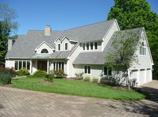 11 Locust Hill Rd, Cincinnati, OH 45245