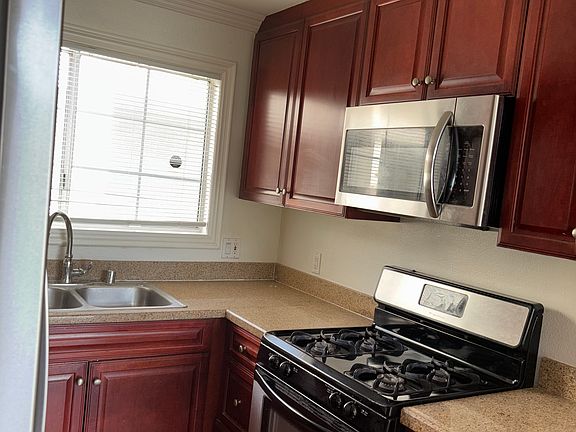 5th image of 21520 Burbank Blvd APT 303