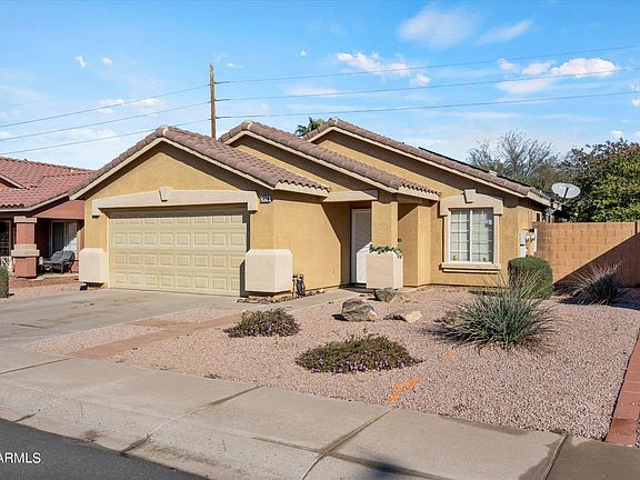 3rd image of 2410 E DERRINGER Way