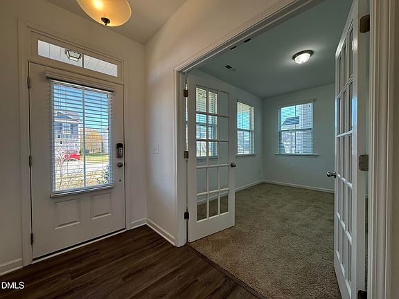4th image of 913 Briar Gate Dr