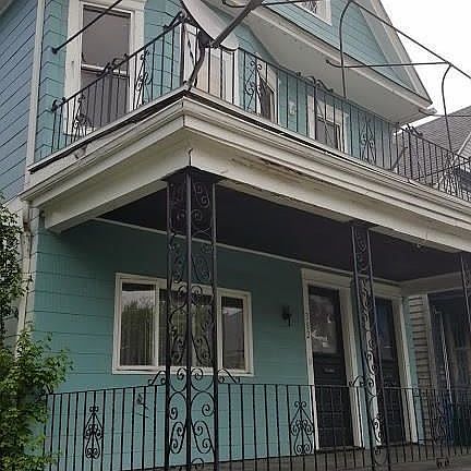 3rd image of 382 E Utica St