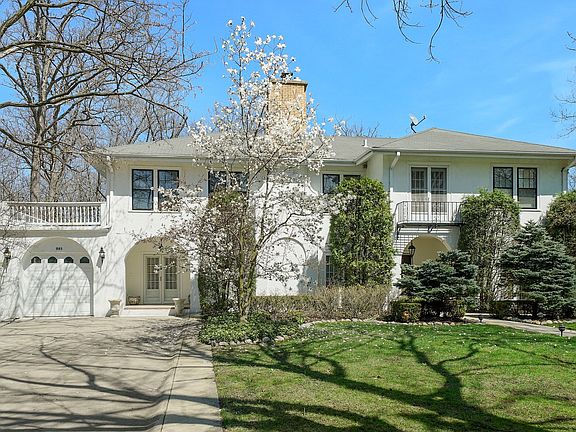 2nd image of 981 Judson Ave