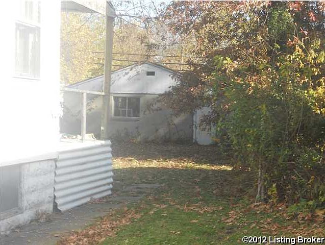 2nd image of 815 S Cecil Ave