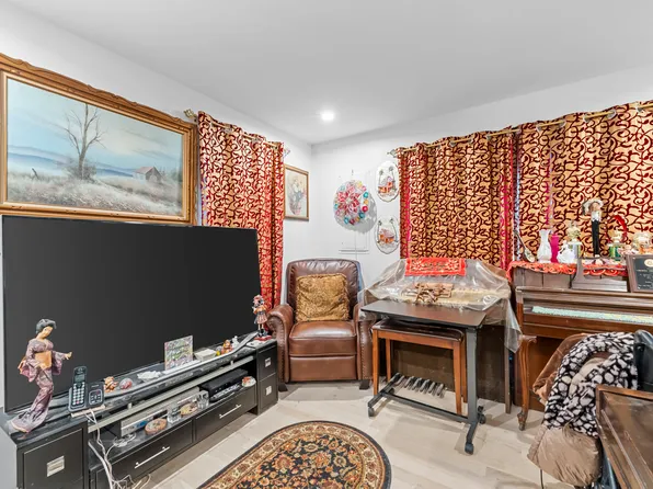 67-02 Almeda Avenue image 9 of 41