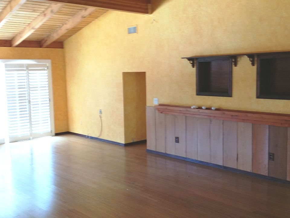 1st image of 748 E Navilla Pl