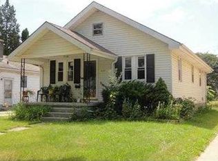 1131 Cleo St, Lansing, MI 48915