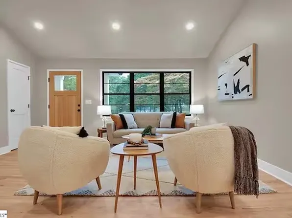 210 Woodfield Ave, Fountain Inn, SC 29644