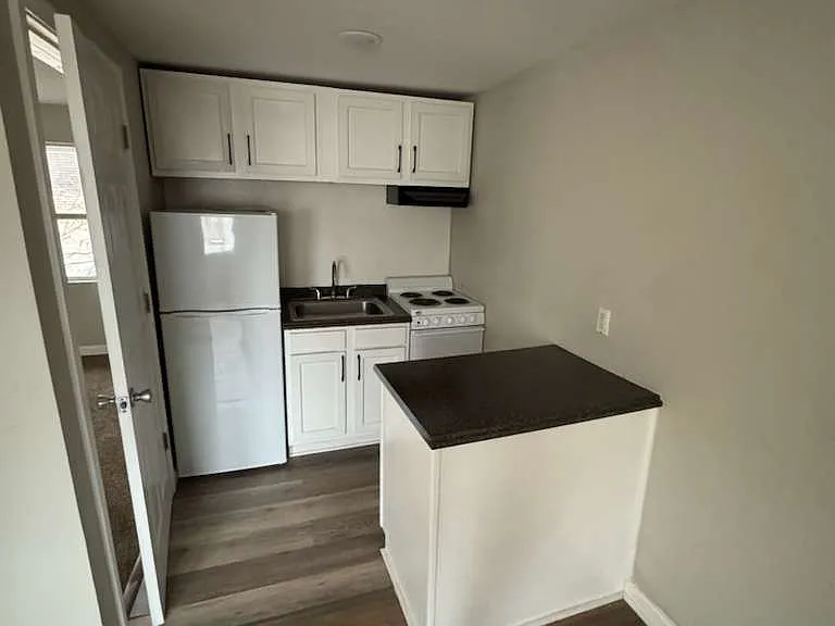 201 Chandler Dr #33C — Photo 11