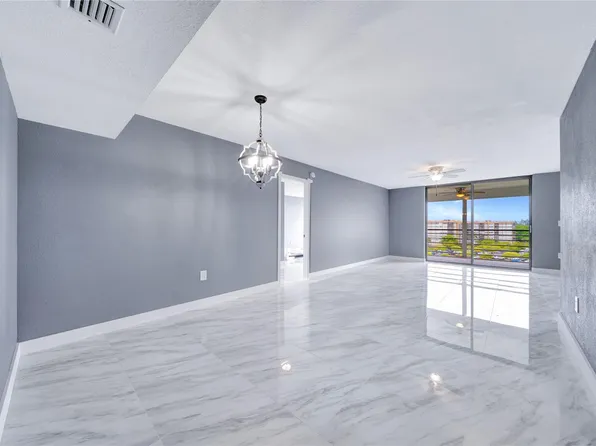 1100 Saint Charles Place #708, Pembroke Pines, FL 33026