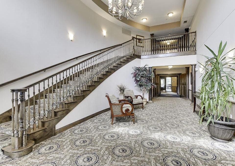 2nd image of 500 Greenhaven Dr APT 324