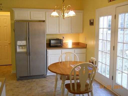 4th image of 249 Winthrop Ln