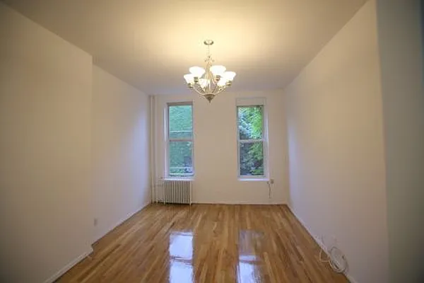 Rented by Metropolitan Realty | media 19