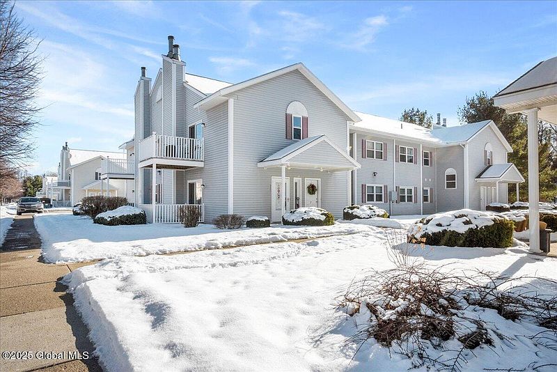 2nd image of 601 Cambridge Manor Drive