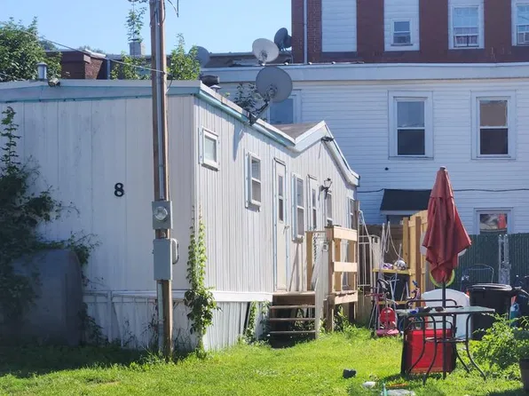 8 S Front St, Saint Clair, PA 17970