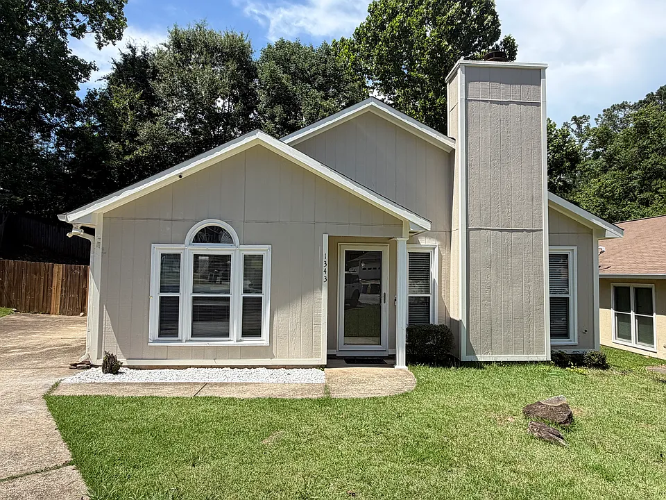 1343 Maplebrook Dr