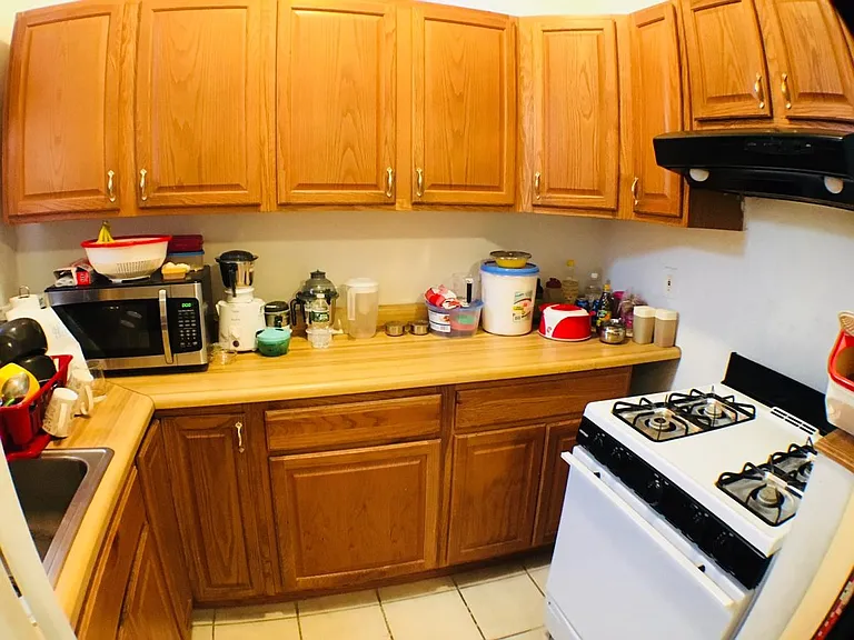 80 Thorne St #1 — Photo 4
