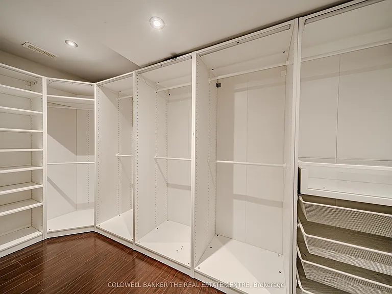 15 Military Ct — Photo 14