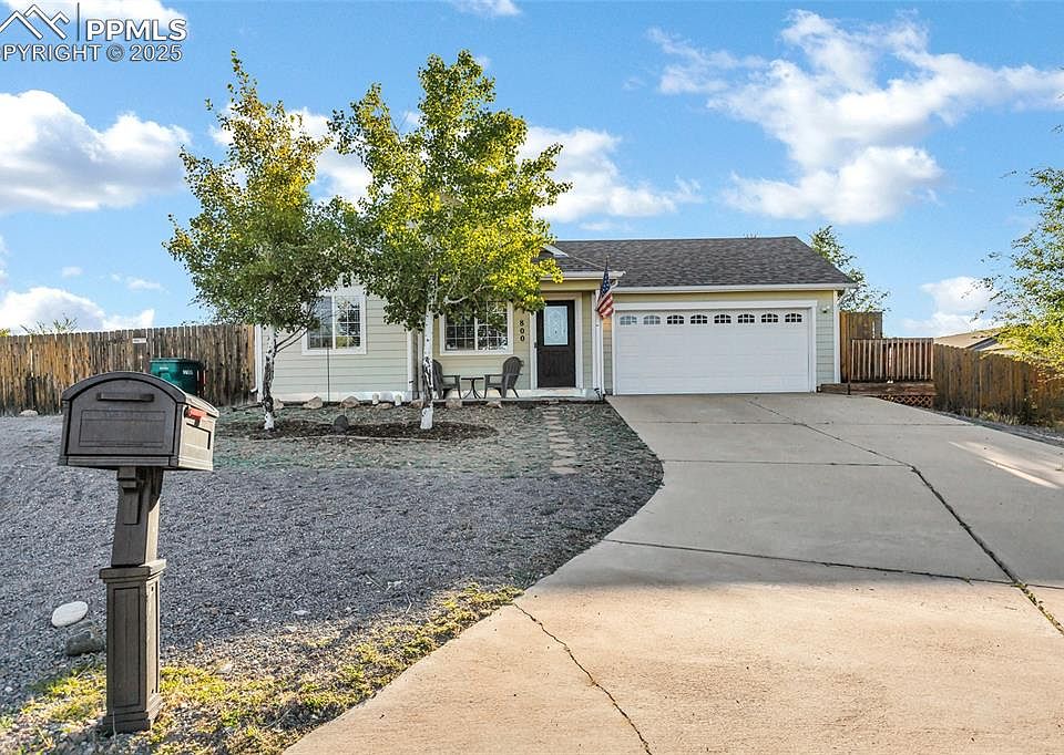 1st image of 800 S Dogwood Ct