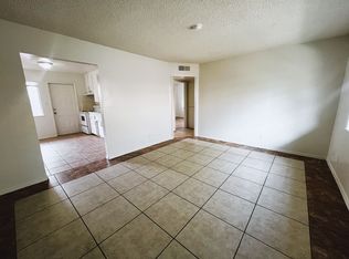 126 Woodrow Ave #B, Bakersfield, CA 93308