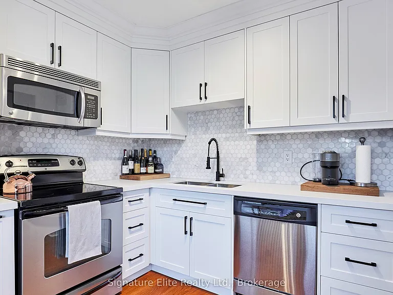 124 Geoffrey St #UPPER — Photo 15