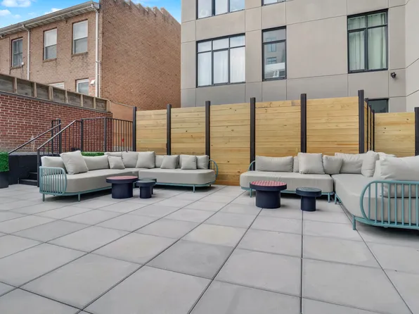 875 4th Avenue image 14 of 18