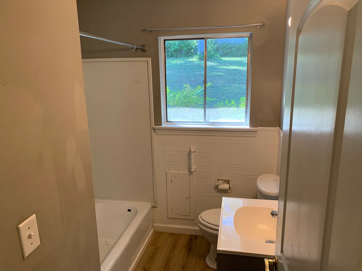 3 bed, 1100 sqft, $1,600 — Photo 2