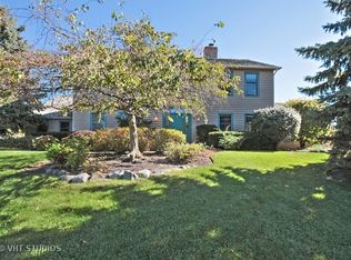 2321 Steeple Chase Cir W, Libertyville, IL