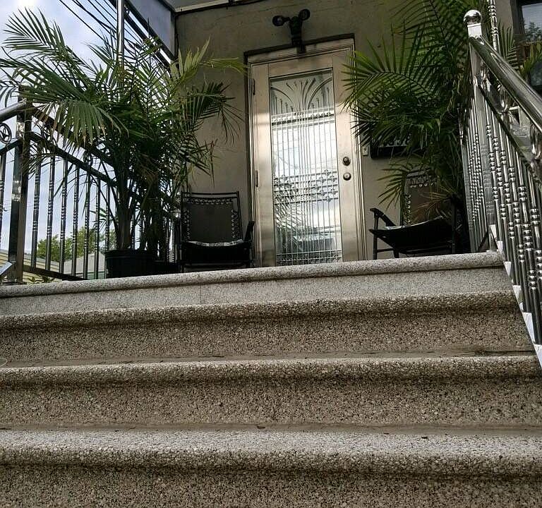 1st image of 4358 De Reimer Ave