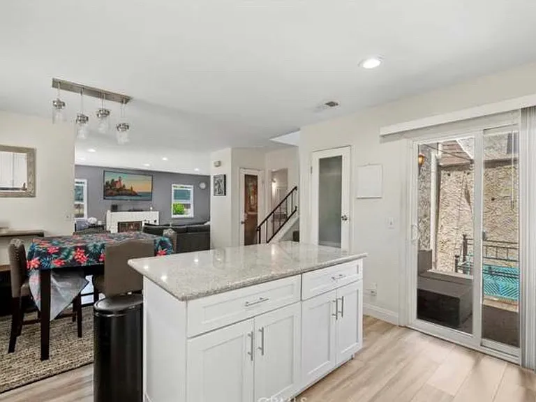 4842 Village Green Way — Photo 9