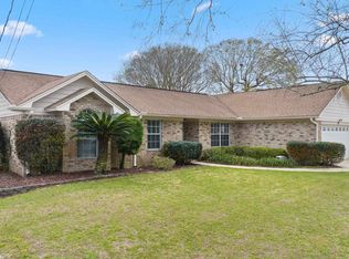 721 Meadowview Ln, Pensacola, FL 32514
