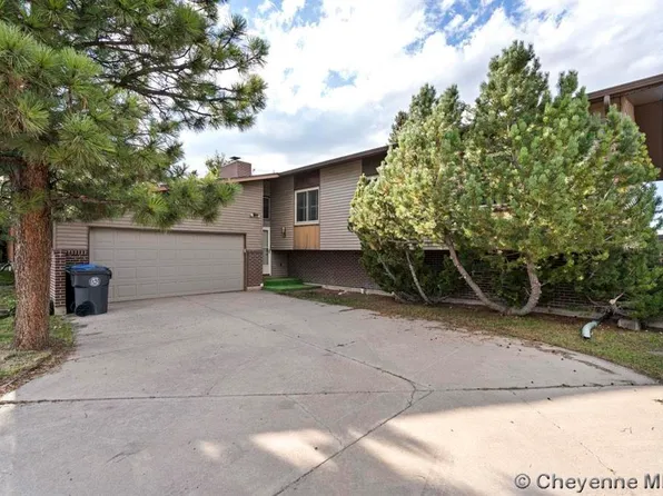 208 Ferguson Ave, Cheyenne, WY 82009