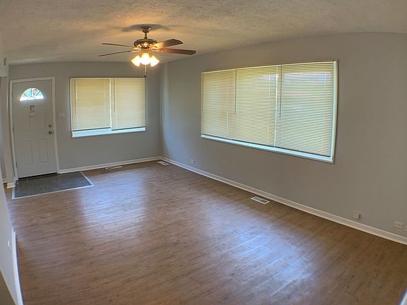 4th image of 410 Wilshire St