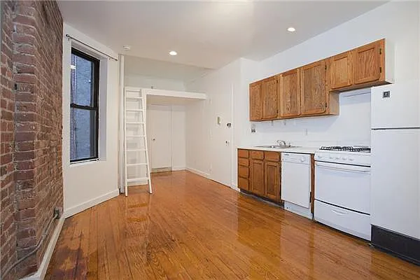 Rented by Space Marketing Shop | media 11