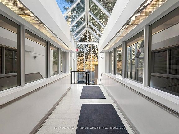 3rd image of 265 Enfield Pl #706