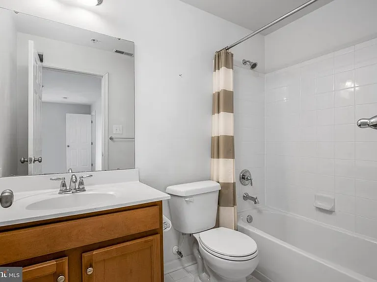 202 Bardel Dr #202 — Photo 22