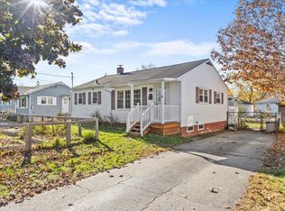 8 Cherokee Ave, Essex Junction, VT 05452