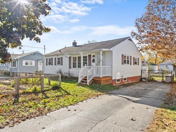 8 Cherokee Avenue, Essex Junction, VT 05452