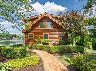 2757 S Hacker Rd, Brighton, MI 48114