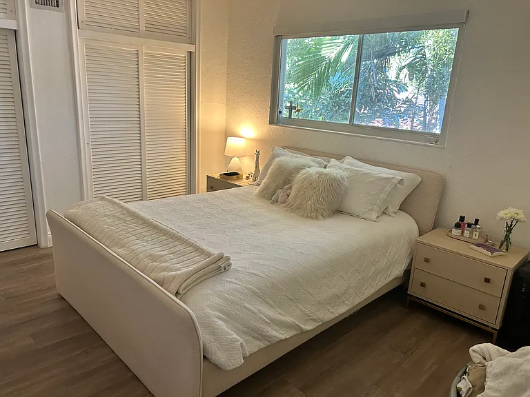 21 Edgewater Dr #205 — Photo 6