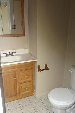 4th image of 22 Bush Hill Ct