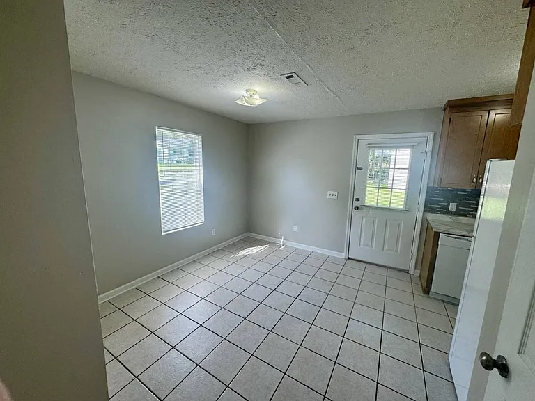 315 Pleasant Rd — Photo 4