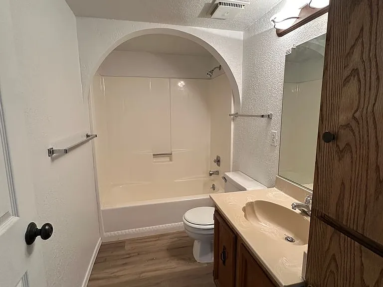 2987 Jamaica Blvd S — Photo 11